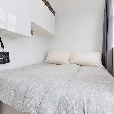 Stylish With Beautiful Views Of The River, Nearby Kristiansand
