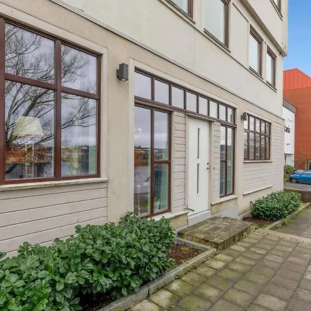 アパート Stylish With Beautiful Views Of The River, Nearby クリスティアンサン