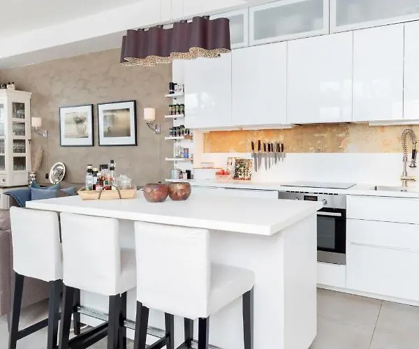Stylish With Beautiful Views Of The River, Nearby Lejlighed Kristiansand