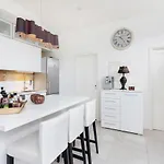 Stylish With Beautiful Views Of The River, Nearby Appartamento Kristiansand